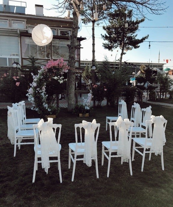 Göl Seyir İncek Kır Bahçesi