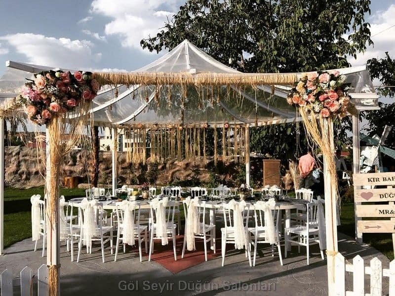 Göl Seyir İncek Kır Bahçesi