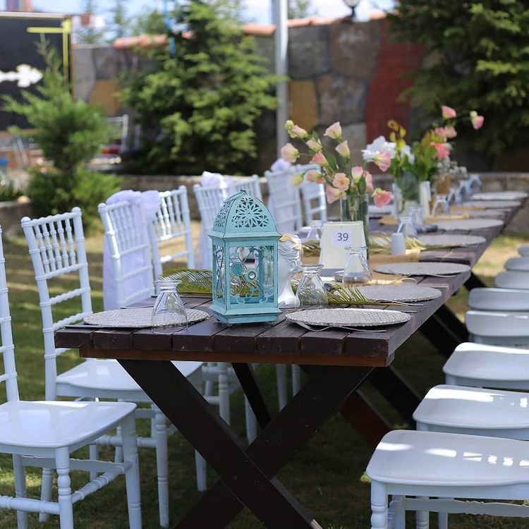 Göl Seyir İncek Kır Bahçesi