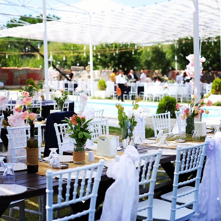 Göl Seyir İncek Kır Bahçesi