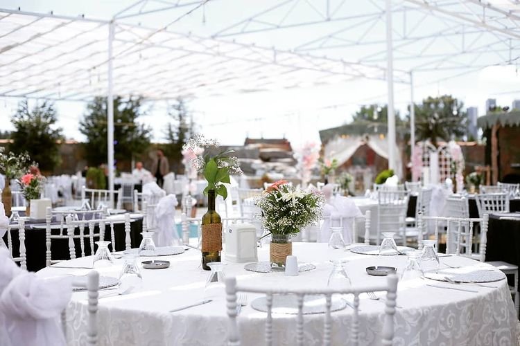 Göl Seyir İncek Kır Bahçesi