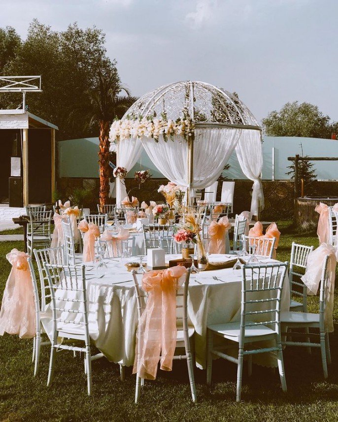 Göl Seyir İncek Kır Bahçesi