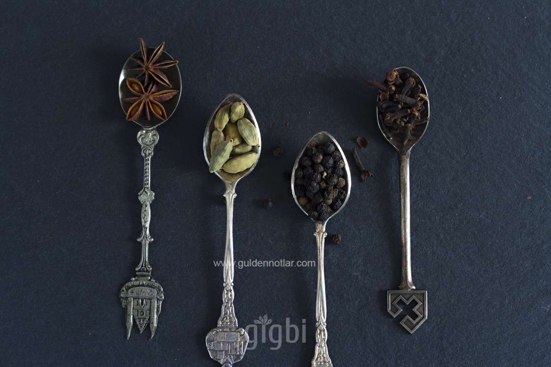 Gülen Bebe Fotoğrafçılık