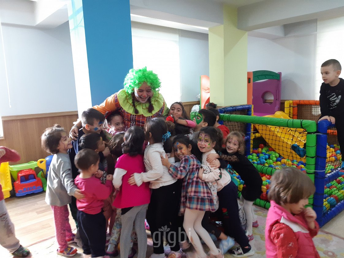 Gülen Yüz Palyaço Pıtır