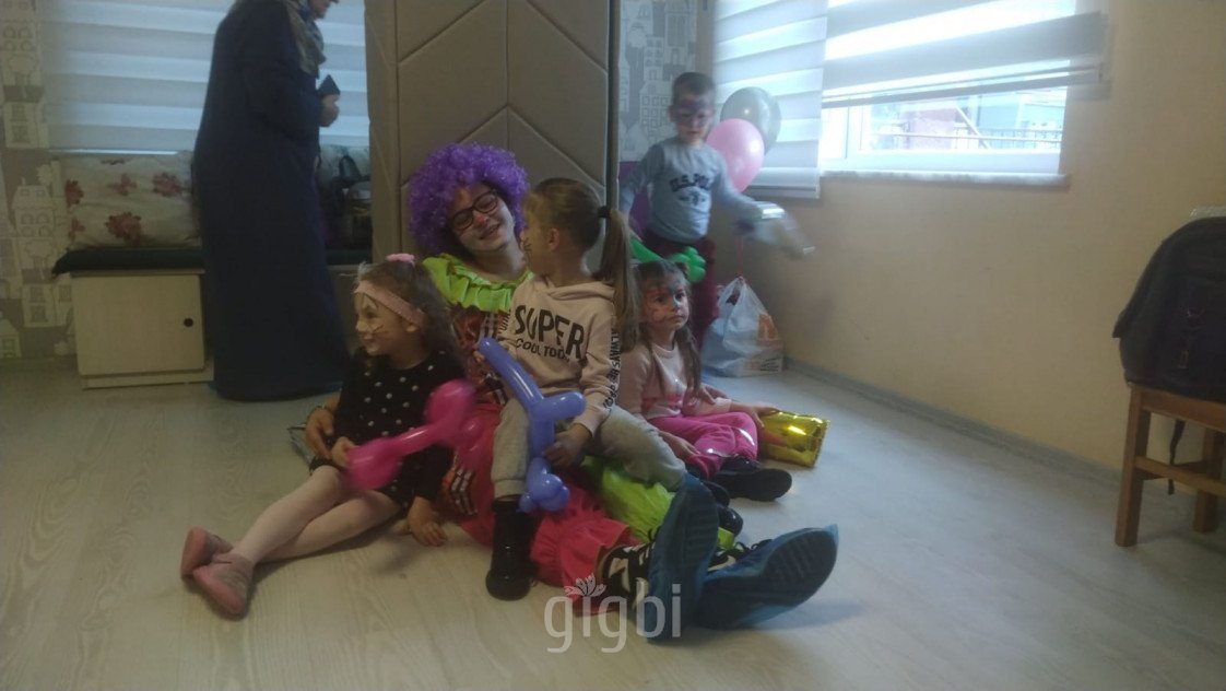 Gülen Yüz Palyaço Pıtır