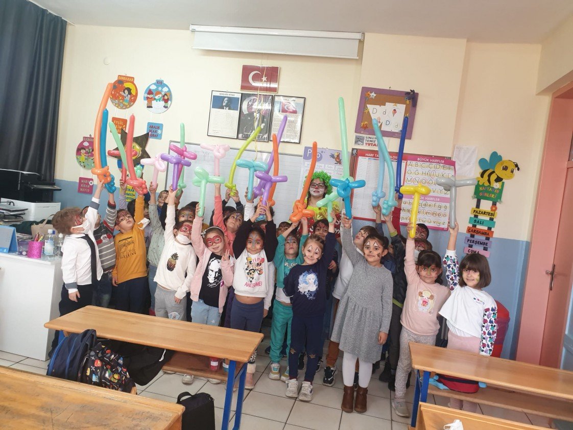 Gülen Yüz Palyaço Pıtır