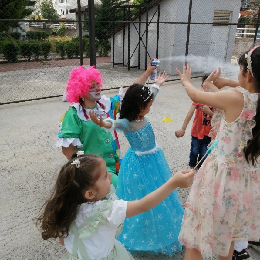 Gülen Yüz Palyaço Pıtır