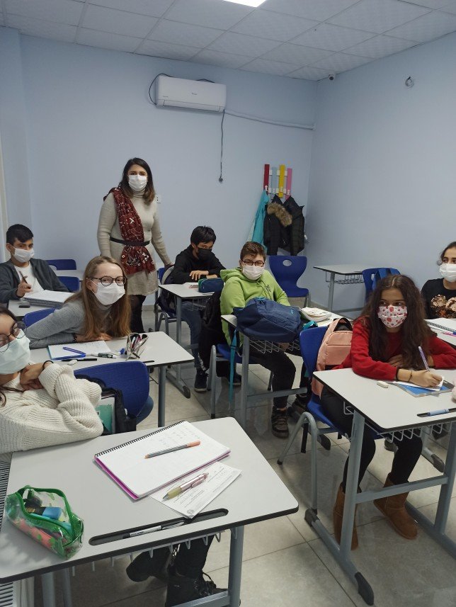 Gülüzar Türk Eker