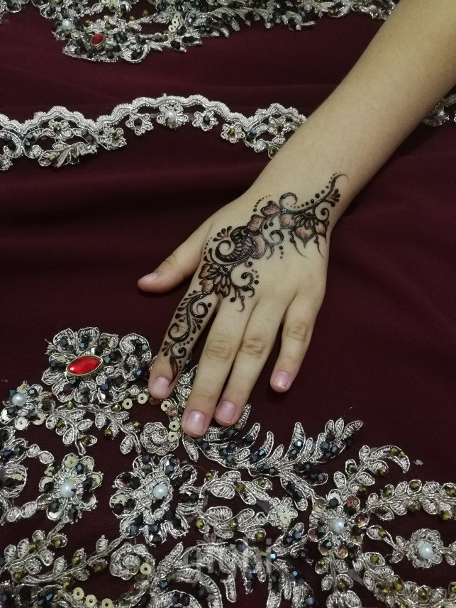Hamarat Ellerim Henna Hint Kınası Hizmetleri