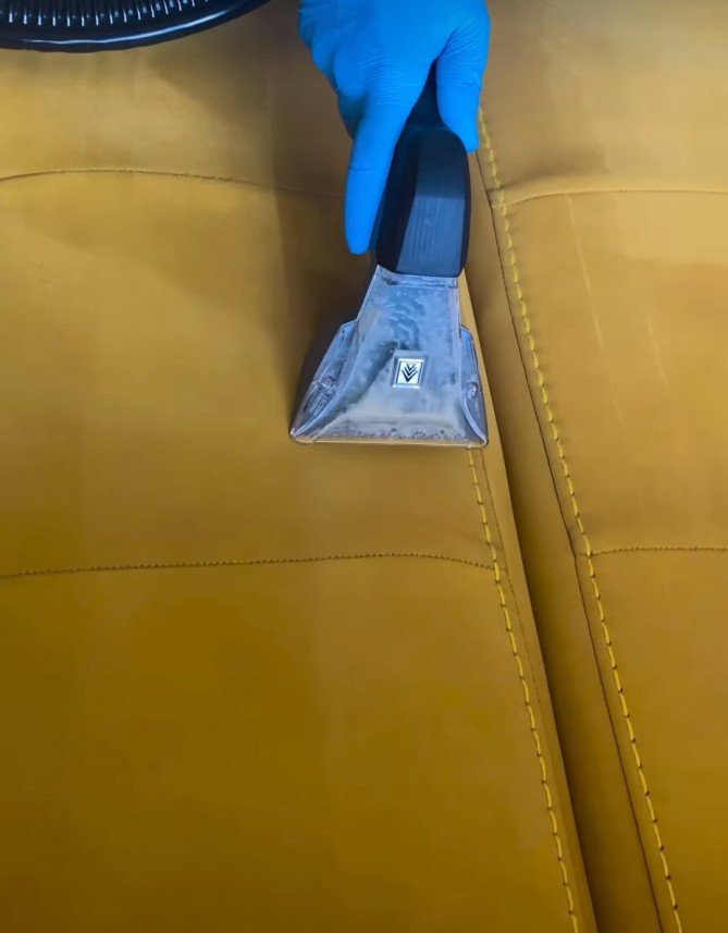 Hanımeli Koltuk Yıkama