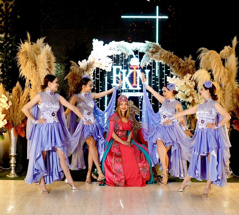 Henna Dance Performance 