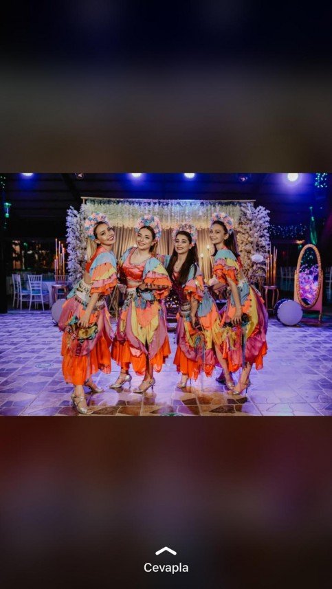 Henna Dance Performance 