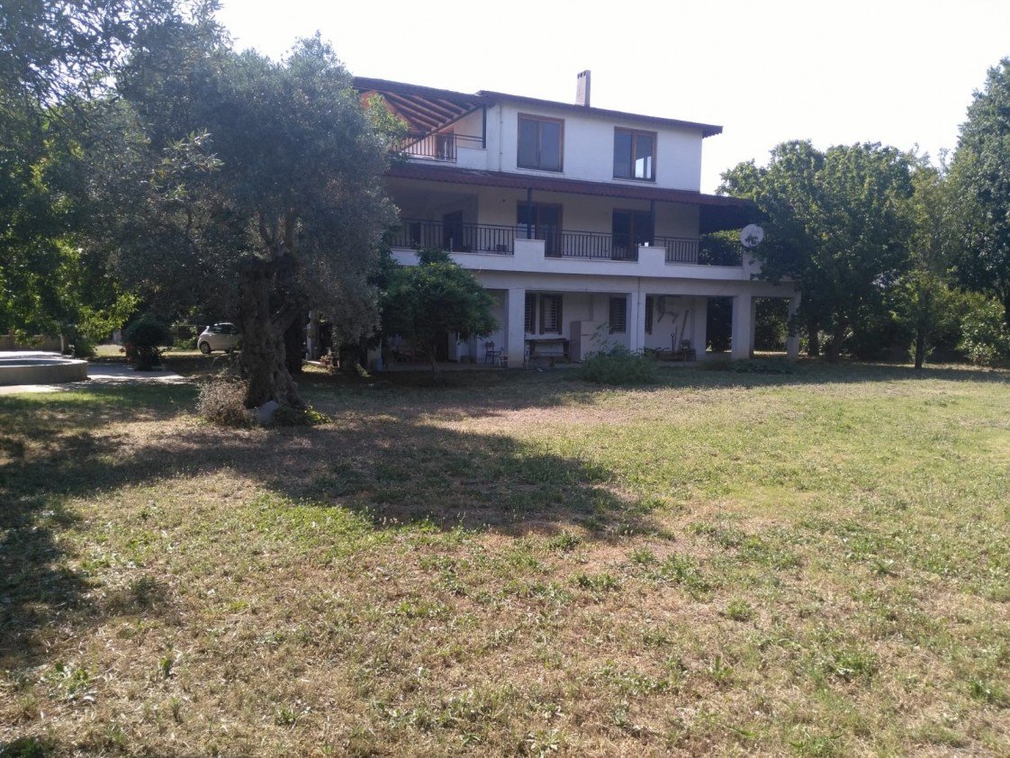 Koca Bahçe Çiftlik Evi
