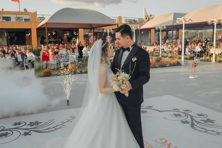 Lavinia Kır Bahçesi