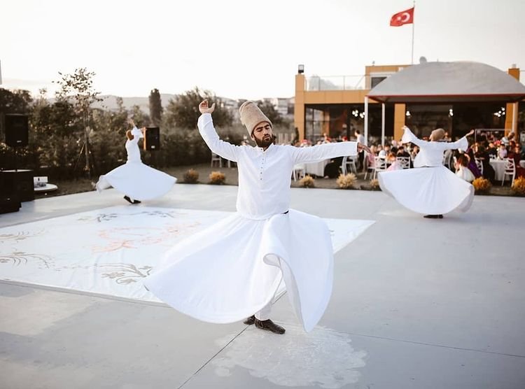 Lavinia Kır Bahçesi