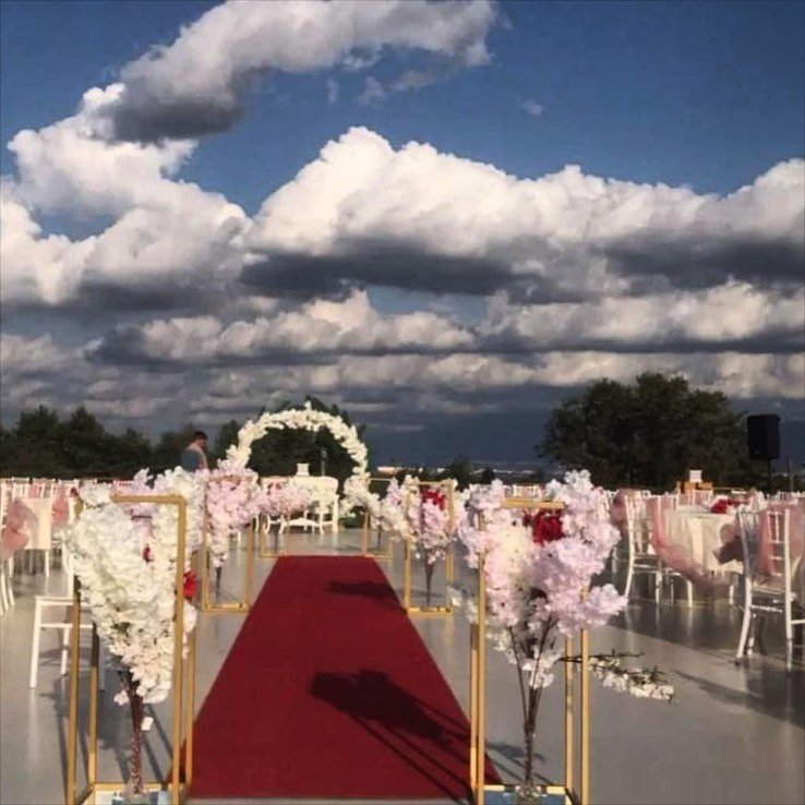 Lavinia Kır Bahçesi