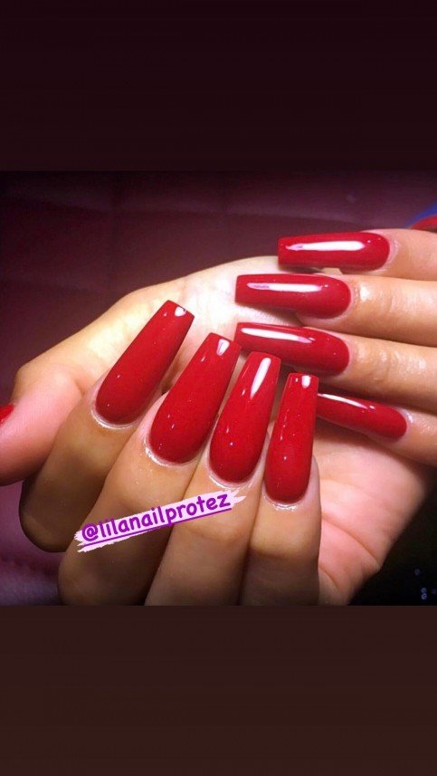 Lila Nail Protez