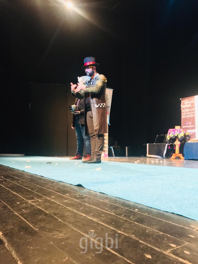 İllüzyonist Domino Adam 