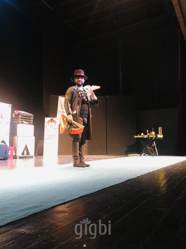 İllüzyonist Domino Adam 