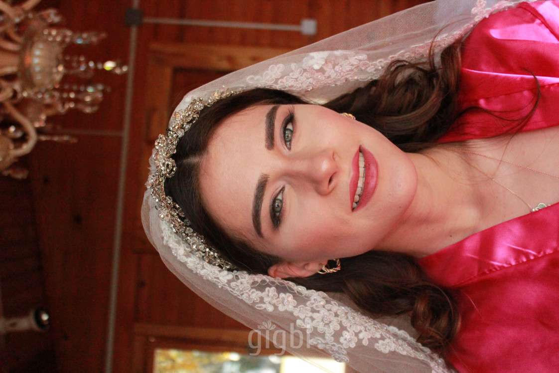 Makeup Artist Sabiha Taş