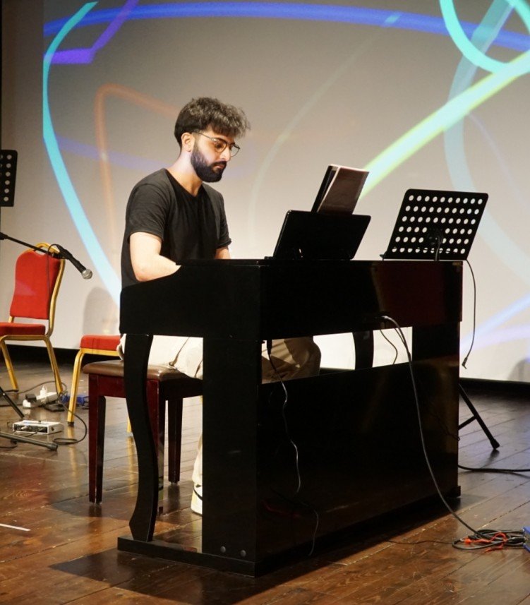 Mavi Şapka Müzik Atolyesi