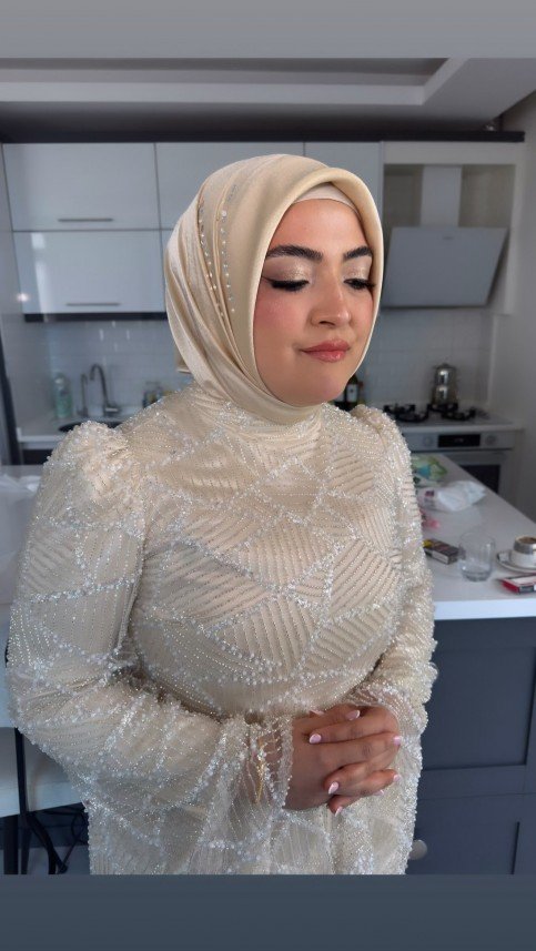 Merve Bora