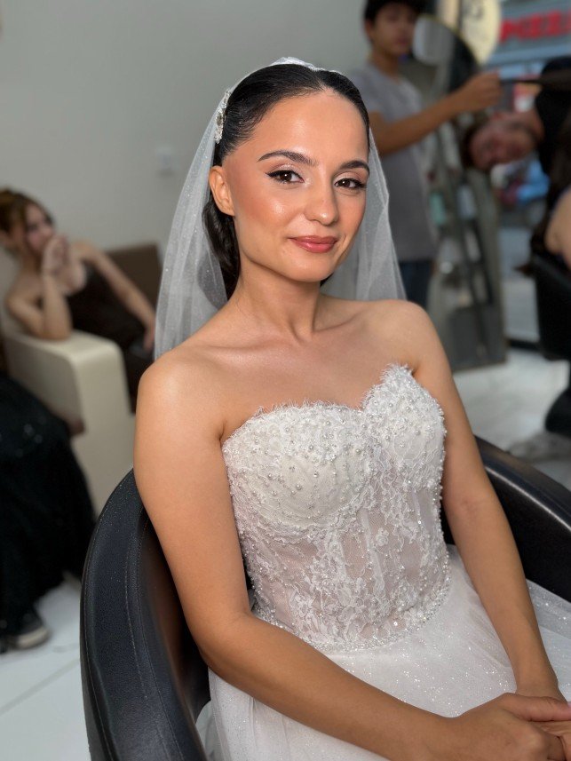 Merve Bora