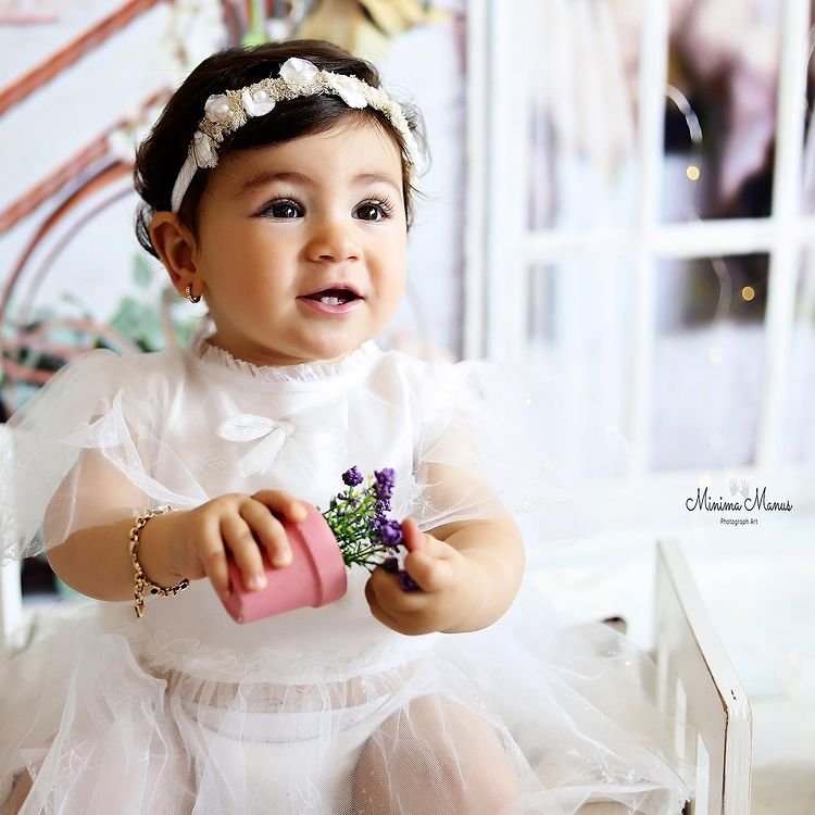 Minima Manus Photograph Art