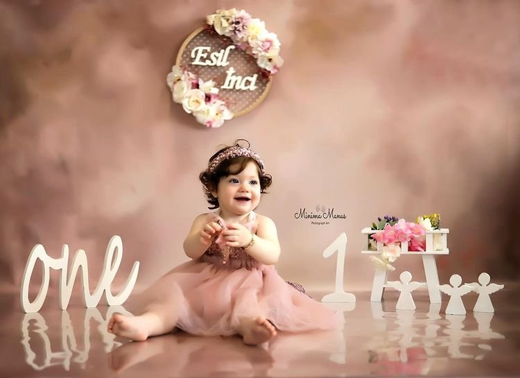 Minima Manus Photograph Art