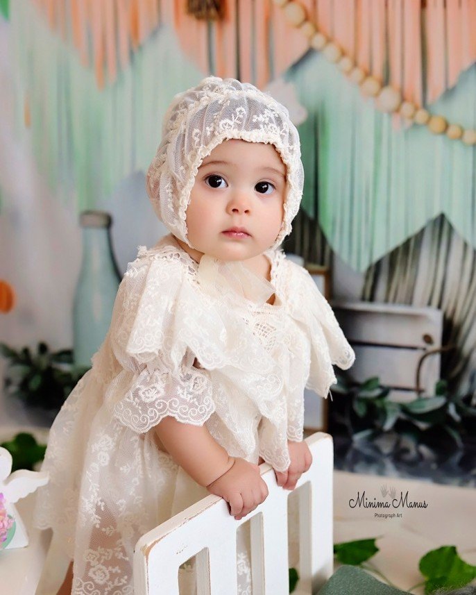 Minima Manus Photograph Art