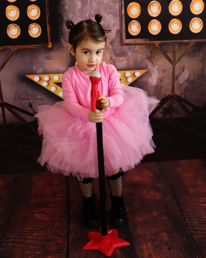 Minima Manus Photograph Art