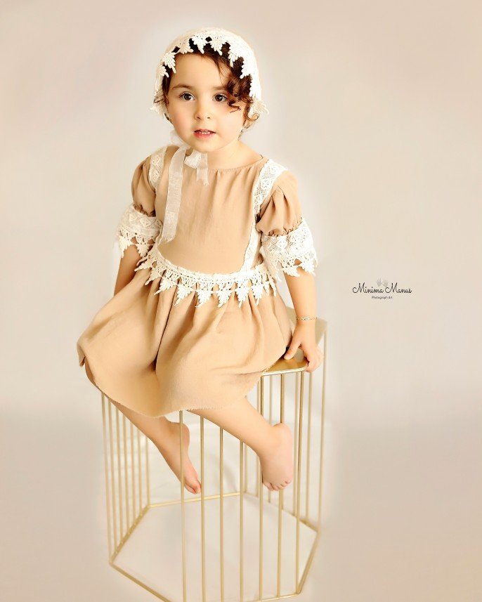 Minima Manus Photograph Art