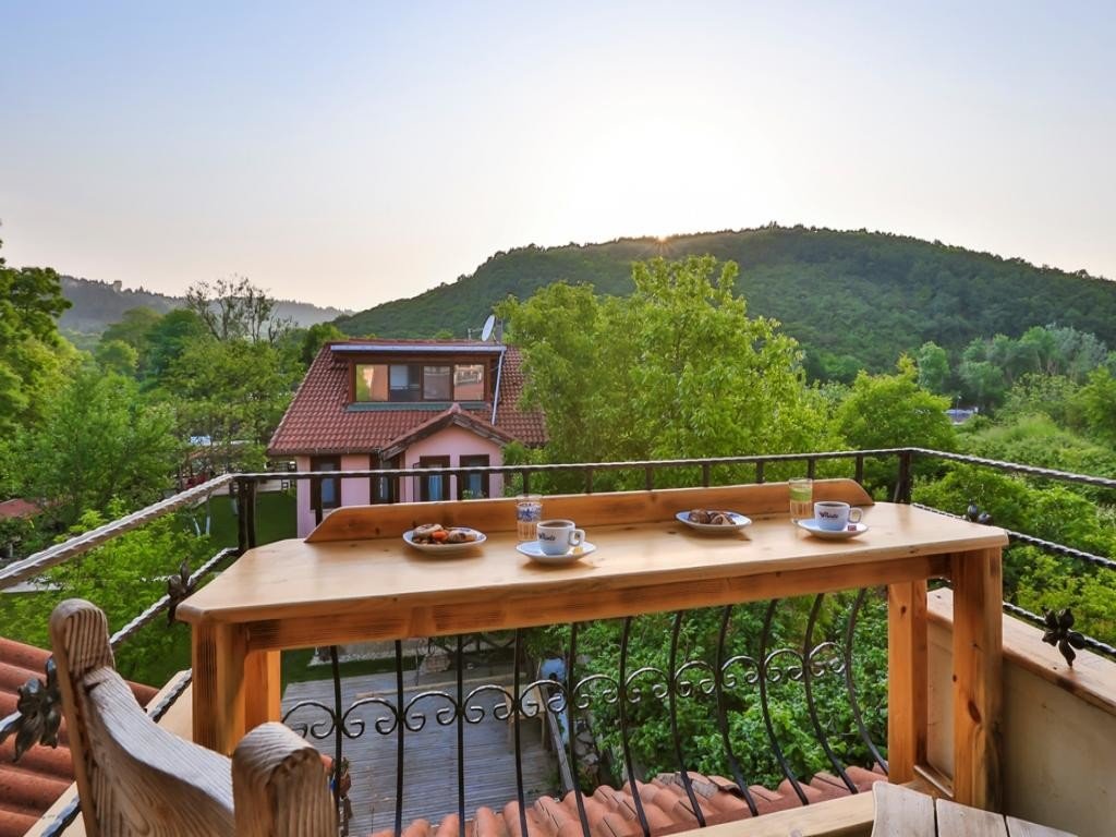 Mints Hotel & Restaurant