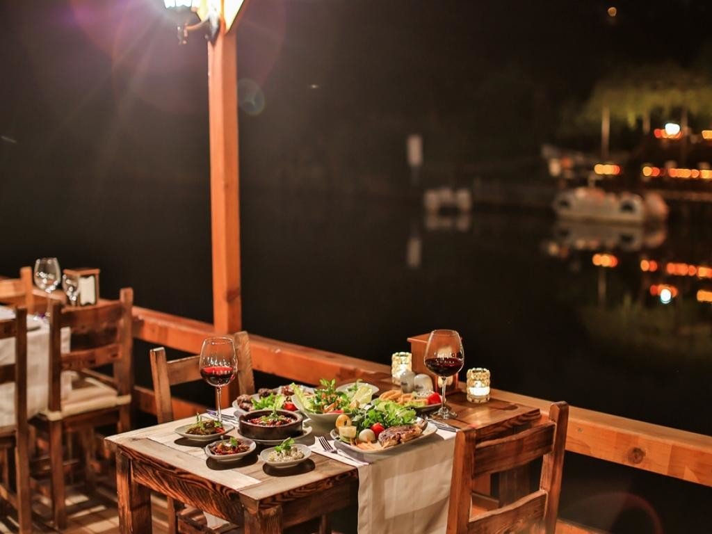 Mints Hotel & Restaurant