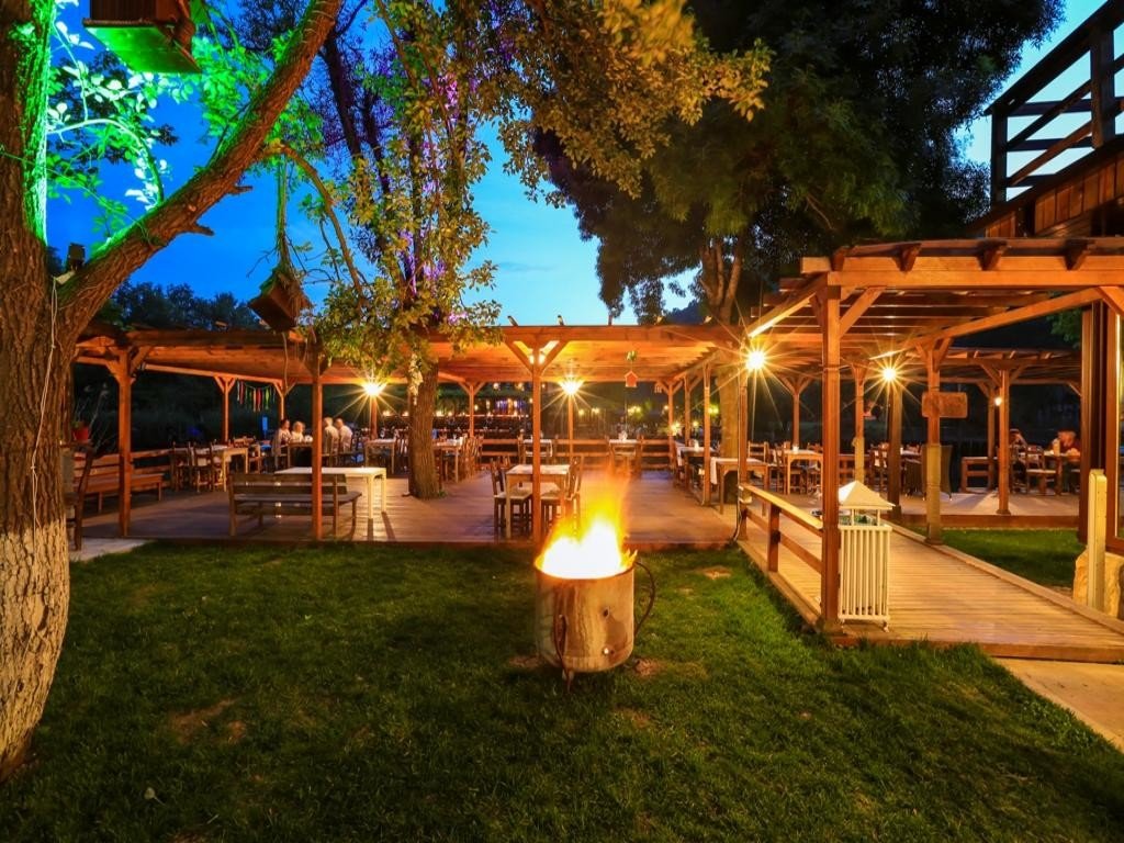 Mints Hotel & Restaurant