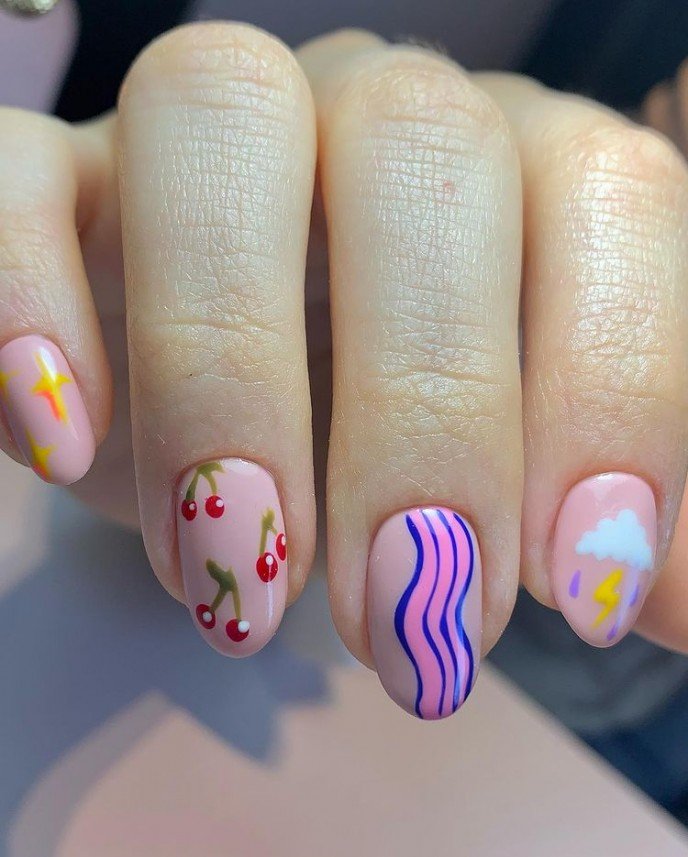 Nails by Ayşe