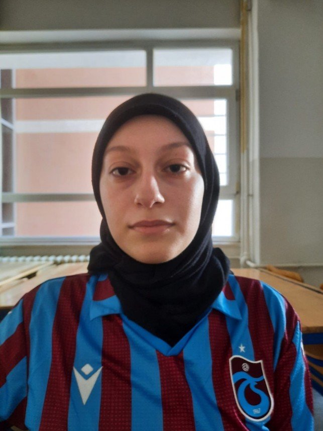 Özge Çakır