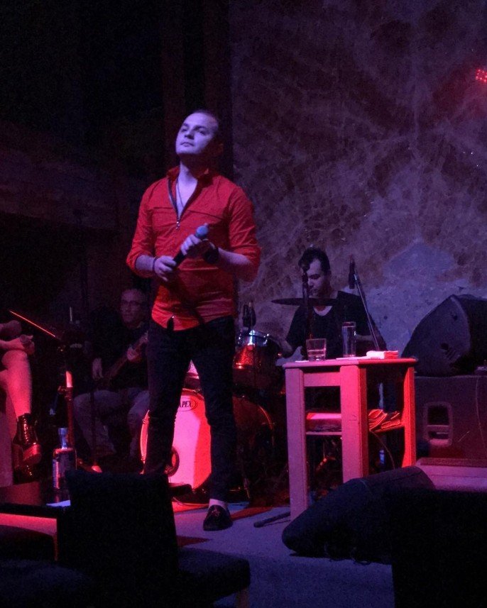 Piyanist Aşkın Ve Ekibi 