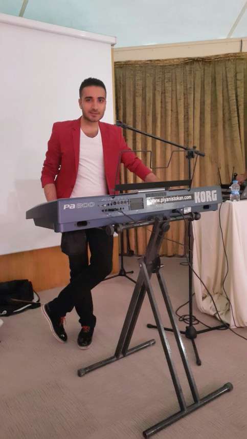 Piyanist Okan ve Orkestrası