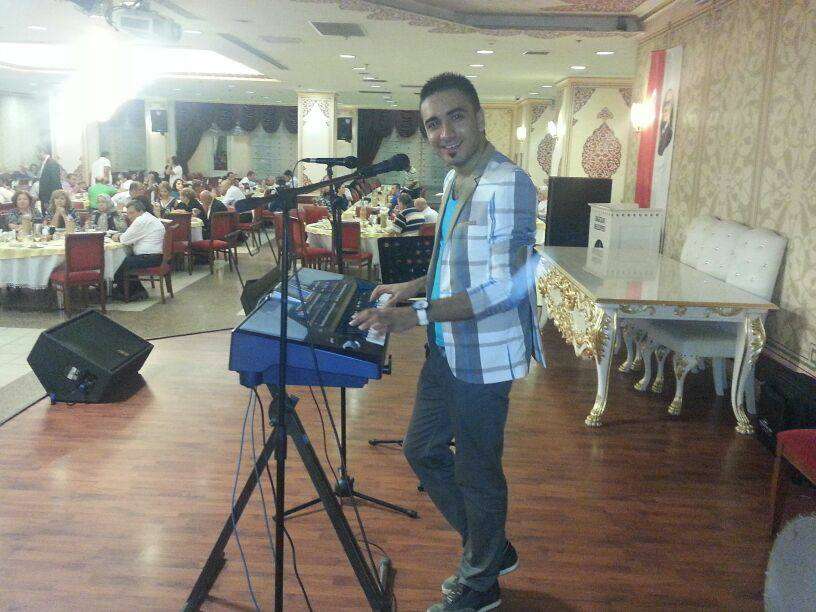 Piyanist Okan ve Orkestrası