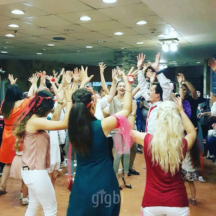 Piyanist Okan ve Orkestrası