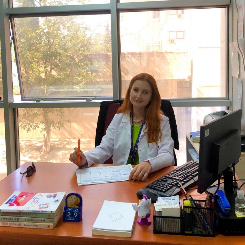 Psikolog Edanur Erman