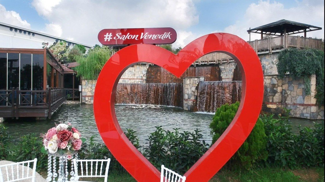 Salon Venedik