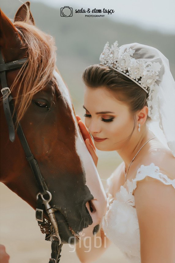 S. & E. T. Photography