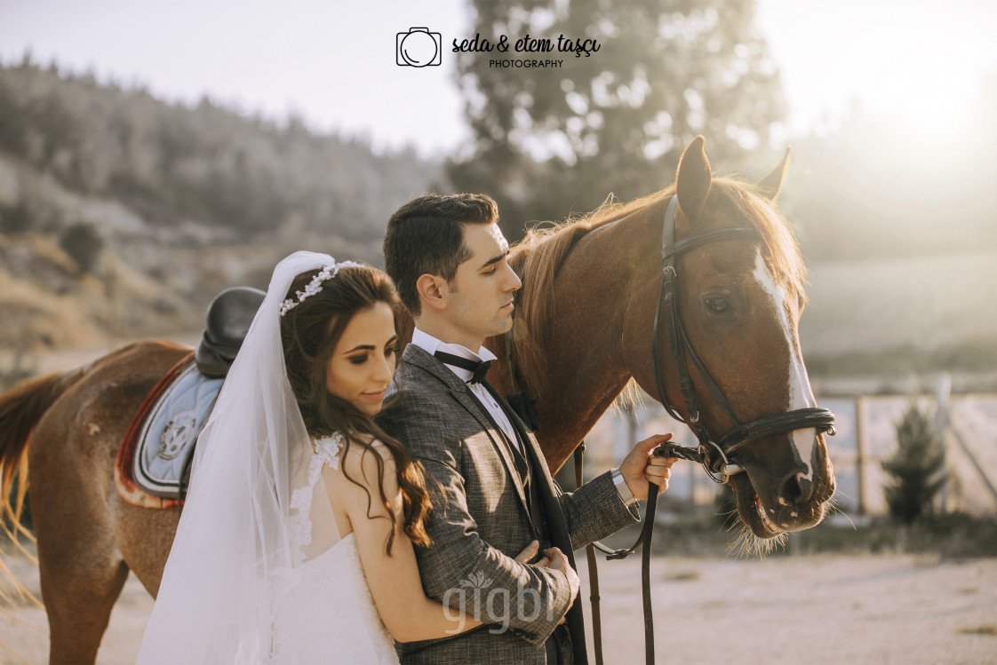 S. & E. T. Photography