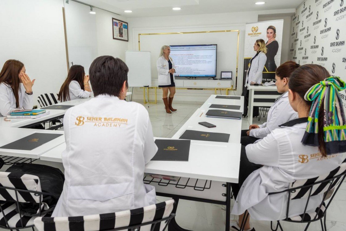 Seher Balanan Kalıcı Makyaj