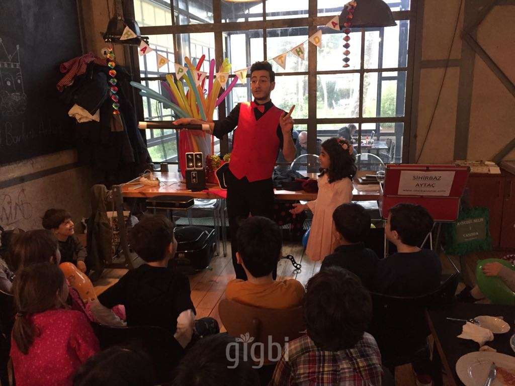 Sihirbaz Aytaç Aksu