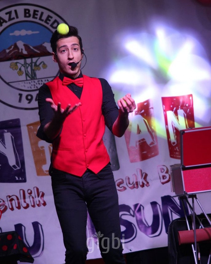 Sihirbaz Aytaç Aksu