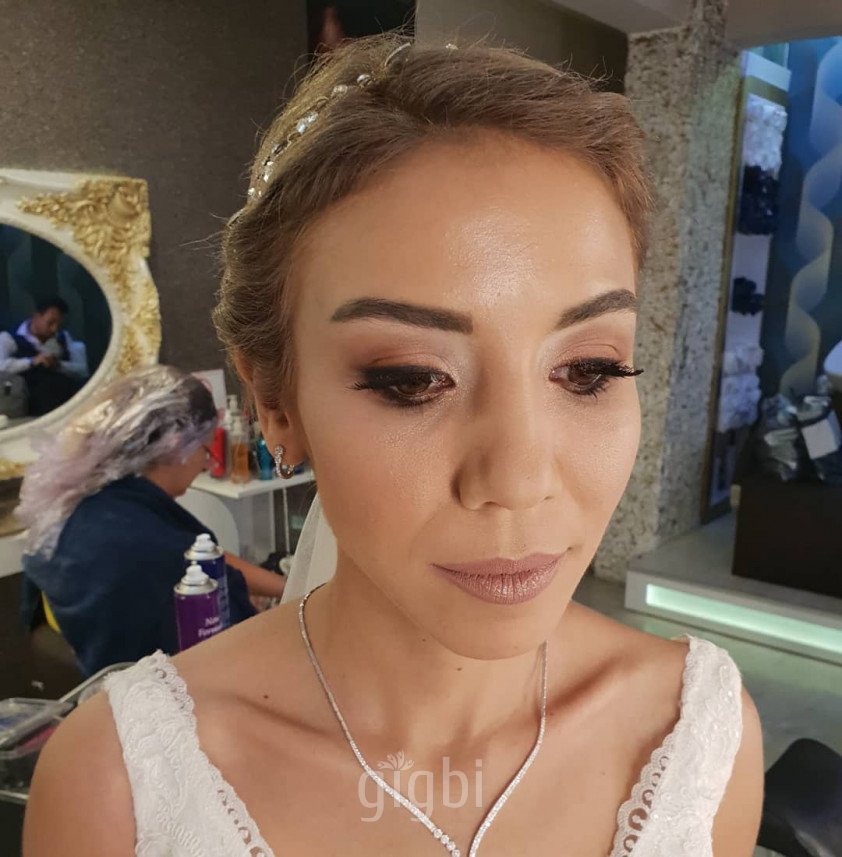 Ece İzmir Makyaj