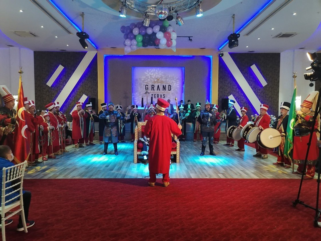 Tarihi Bursa Kayı Mehter Takım